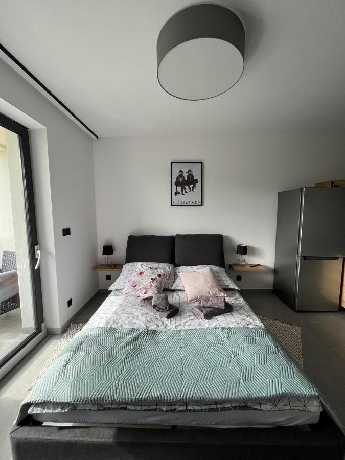 Apartament W Dolinie Sanu レスコ エクステリア 写真