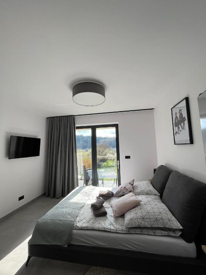 Apartament W Dolinie Sanu レスコ エクステリア 写真
