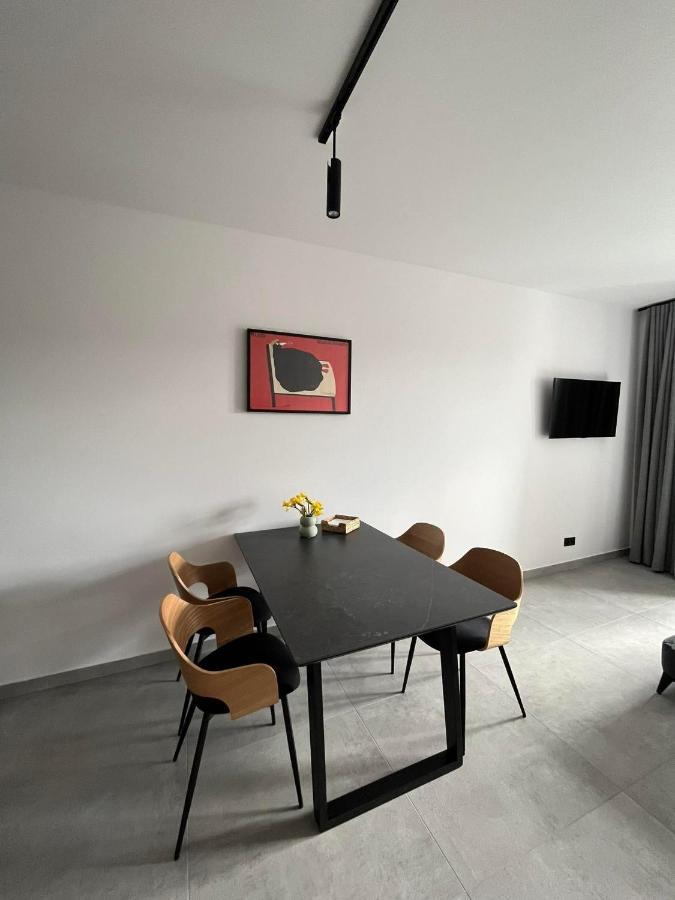 Apartament W Dolinie Sanu レスコ エクステリア 写真